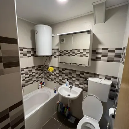 Royal 公寓 特拉夫尼克